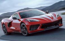 2020款Corvette C8敞篷车配有可伸缩硬顶