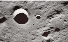 新的研究考虑了月球表面下方的东西