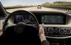 2018年梅赛德斯 - 奔驰S级轿车的仪表板图片发布