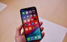 新的iPhone手机壳显示了iPhone XS和iPhone 11之间的设计差异