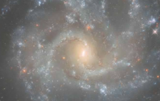 哈勃望远镜发现星系的戏剧性细节
