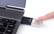 Lexar的新指纹USB 3.0驱动器确保图像安全