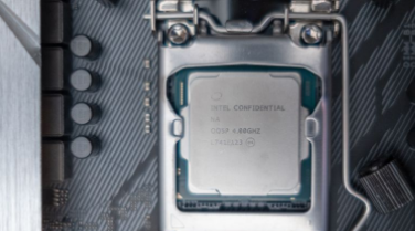 英特尔酷睿i7-9700K在所有八个内核中均发现超频超过5.5GHz
