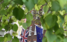 英国退欧谈判“僵局” 总理的言论贬值