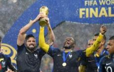 法国队以4-2击败克罗地亚队夺得世界杯冠军