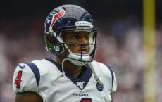 莫名其妙的Deshaun Watson blooper导致Chargers达阵