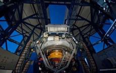 ESO的VLT测量望远镜在一个图像中捕获三个星云