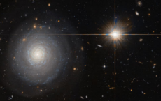 哈勃斑点孤独的恒星形成螺旋