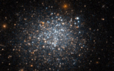 ESA哈勃太空望远镜拍摄了一个古老而微弱的矮星系