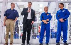 NASA和SpaceX希望在2020年初执行载人航天飞行任务