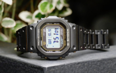 G-Shock用结实而轻巧的钛金属铸造新型蓝牙手表