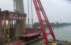 长江铁路桥是我国首座交叉索斜拉桥