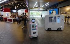 智慧机器人无人车新零售亮相新加坡