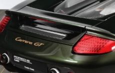 保时捷Carrera GT采用橡绿色外观重塑