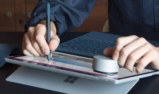 新的Microsoft Surface Pen可能具有无线充电底座