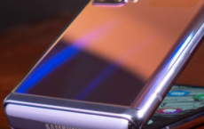 三星Galaxy Z Flip 5G智能手机获得全新的棕色