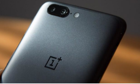新预告片暗示OnePlus 6智能手机将具有防水功能 