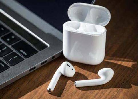 苹果打算在今年的假日购物季之前推出新的防水AirPods