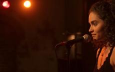 JJ Abrams和Sara Bareilles Little Voice将于7月10日在Apple TV +上亮相