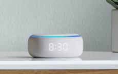 亚马逊推出带有时钟的升级版Echo和全新Echo Dot