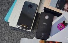 摩托罗拉Moto Z3发现运行Android Pie即将推出