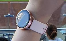 佩戴Galaxy Watch Active 2的人是使用三星下一代旗舰