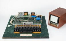 功能罕见的Apple-1计算机在拍卖会上以458711美元的价格售出