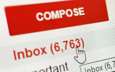 如何在苹果iPhone上的Gmail中启用暗模式