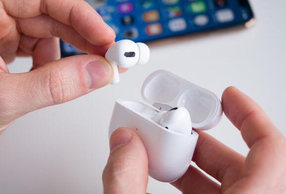 如何在Android手机上检查AirPods Pro电池电量