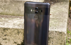 新的华为Mate 20 Pro泄漏充分显示了手机