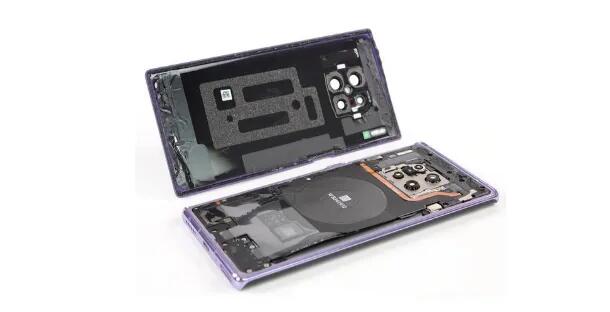 瀑布设计的华为Mate 30 Pro获得了不错的iFixit可维护性评分