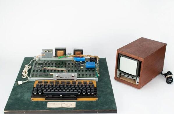 史蒂夫乔布斯的拍卖品包括签名的PowerBook和Apple-1