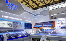 太阳能电池板制造商天合光能在上海首次亮相 