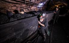 煤矿工人通过Geobank系统提高勘探能力 