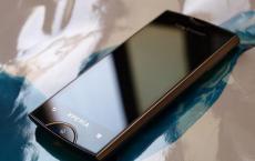 索尼爱立信Xperia X10通过选择Android修复了过去的错误