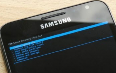 使用Cyanogen Mod 10预览固件更新三星Galaxy Note N7000