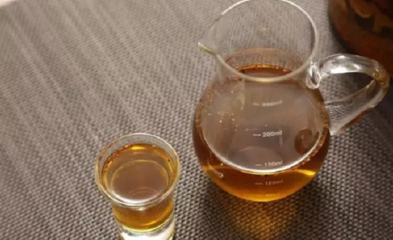 果阿的酒业摇摇欲坠并且销售额暴跌75％