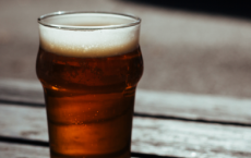 科学家说限制饮酒和定期运动可以降低癌症风险