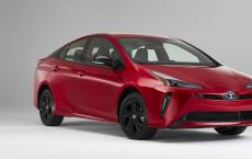 丰田汽车通过正式宣布其运动型外观的纪念版Prius 2020 Edition