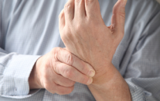 槲皮素可能阻止类风湿关节炎患者的骨质破坏