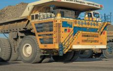 矿山的BelAZ自卸卡车上安装VG Karier调度系统