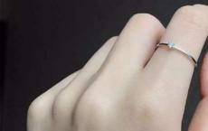 十指戴戒指的含义是什么